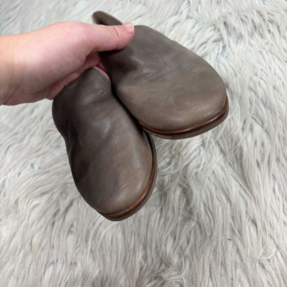 Lucky Brand Women's 7 Gray Soft Leather Loafer Flats Preppy Academia Office - Picture 4 of 7